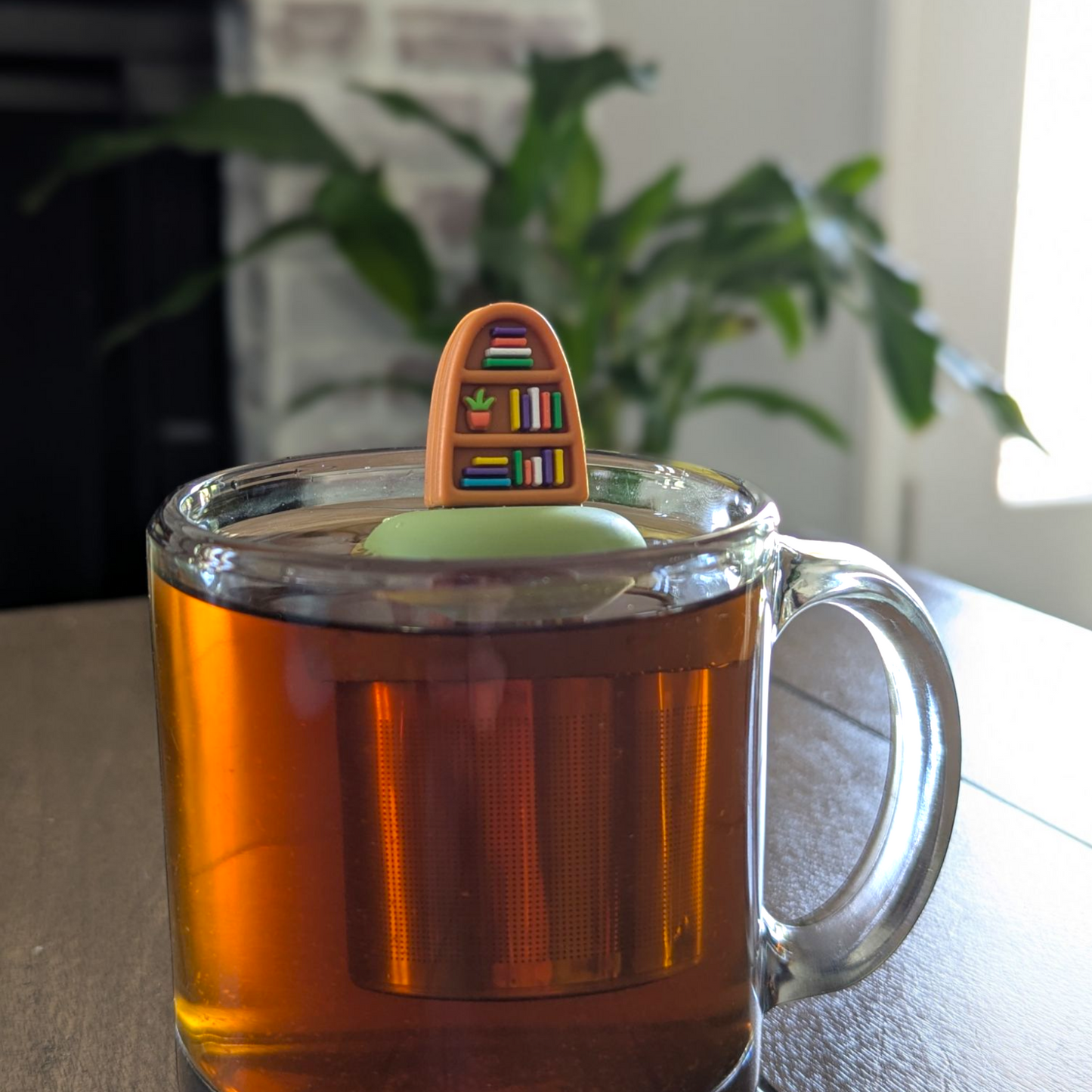 Plant Bookshelf | Floating Tea Infuser | Green Base | Brown
